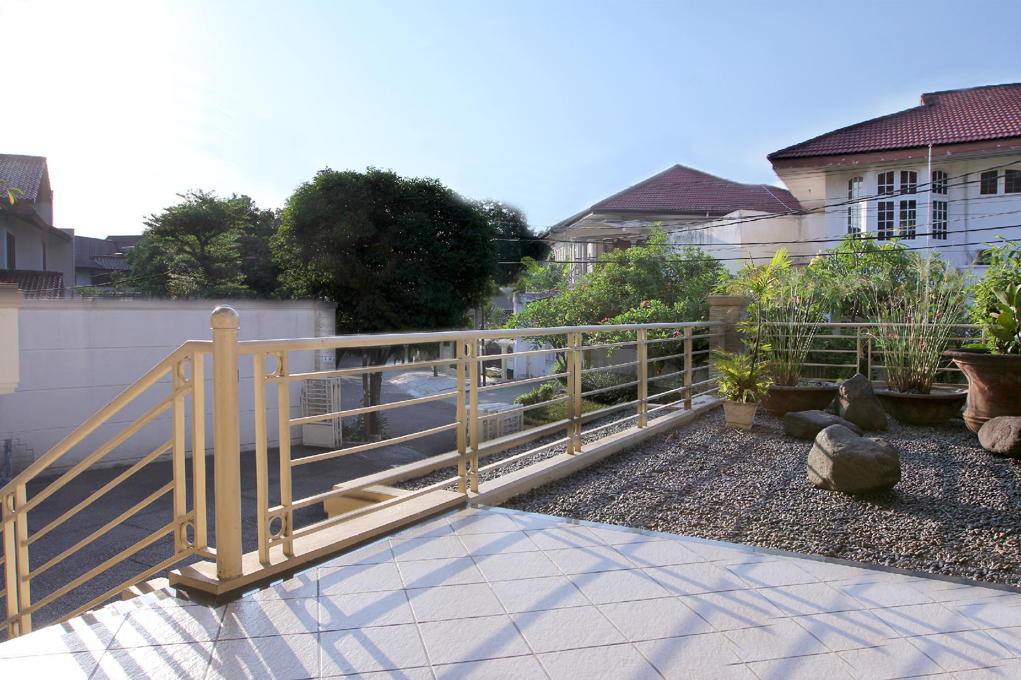 Super Oyo 123 Puri Lotus Otel Cakarta Dış mekan fotoğraf