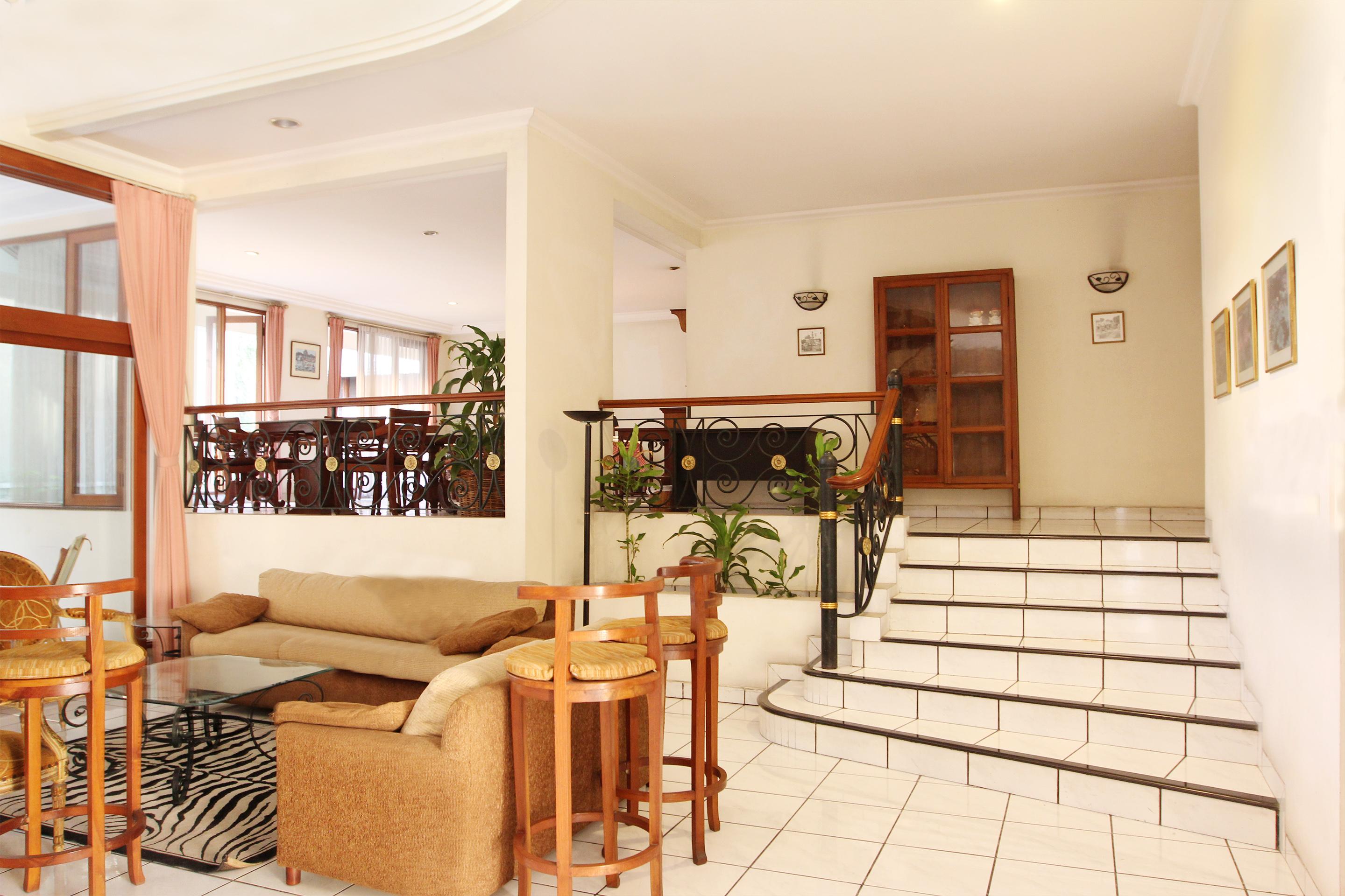 Super Oyo 123 Puri Lotus Otel Cakarta Dış mekan fotoğraf