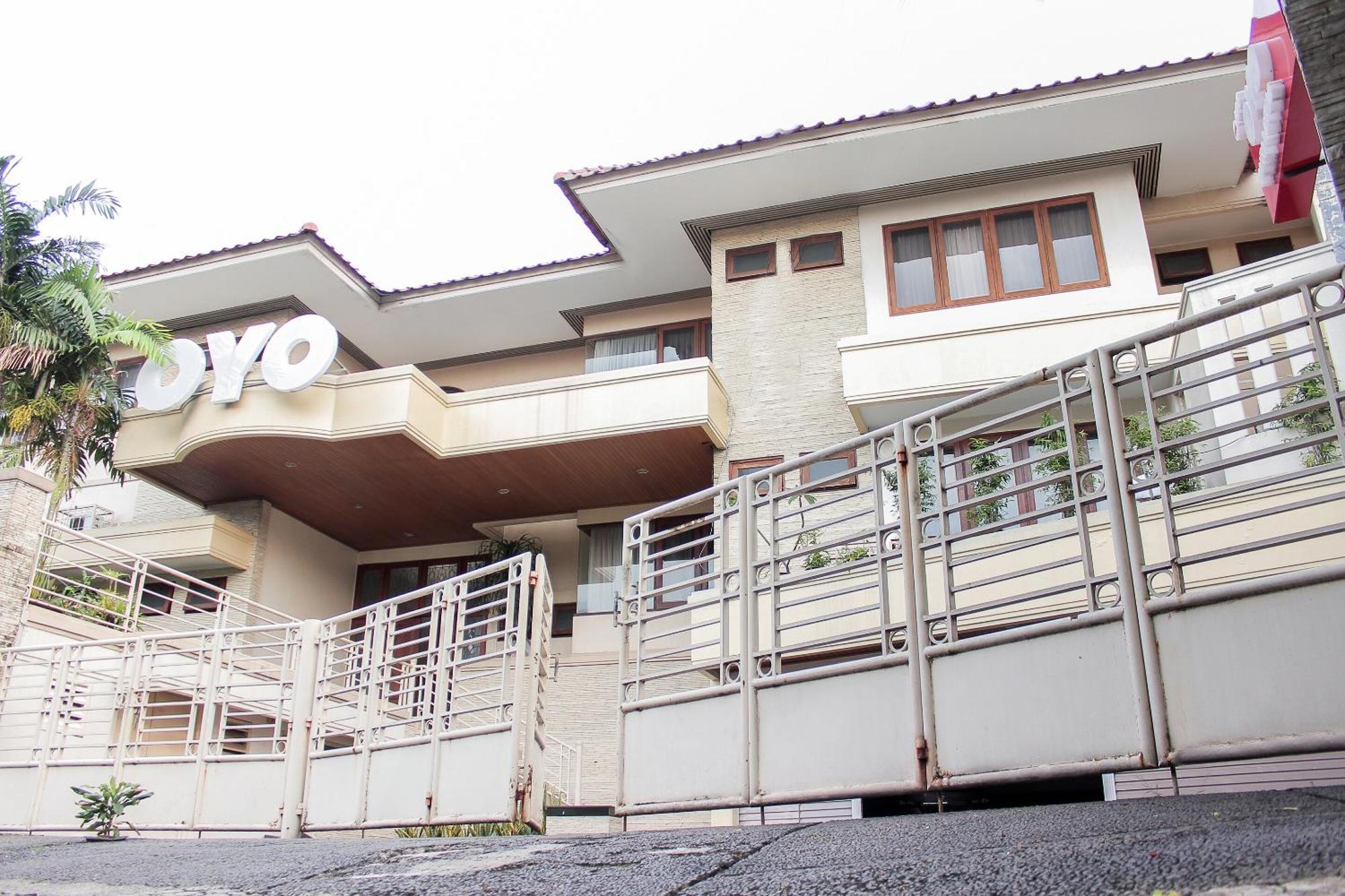 Super Oyo 123 Puri Lotus Otel Cakarta Dış mekan fotoğraf