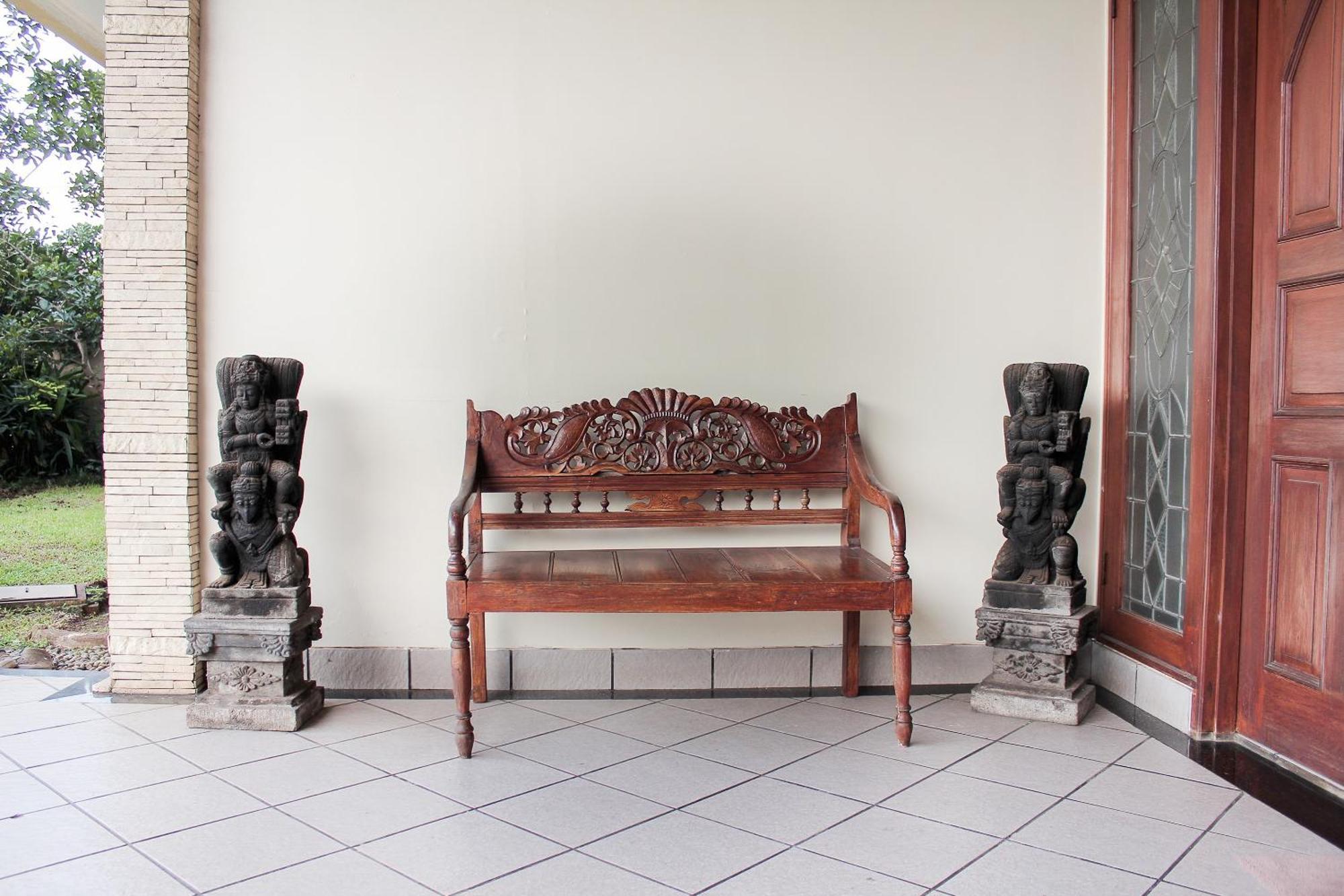 Super Oyo 123 Puri Lotus Otel Cakarta Dış mekan fotoğraf