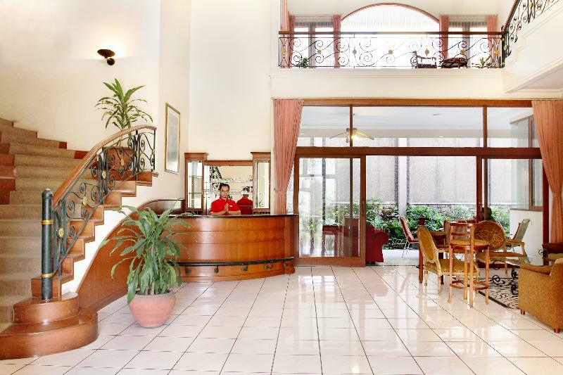 Super Oyo 123 Puri Lotus Otel Cakarta Dış mekan fotoğraf